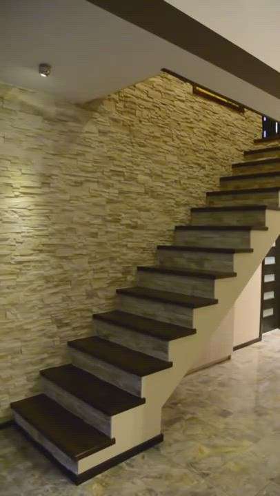 Staircase Designs by Contractor ͲᎻᎬ ᎻϴᎷᎬ  𝑻𝒆𝒂𝒎 ᵂᵃʳᵏ 07, Ghaziabad | Kolo