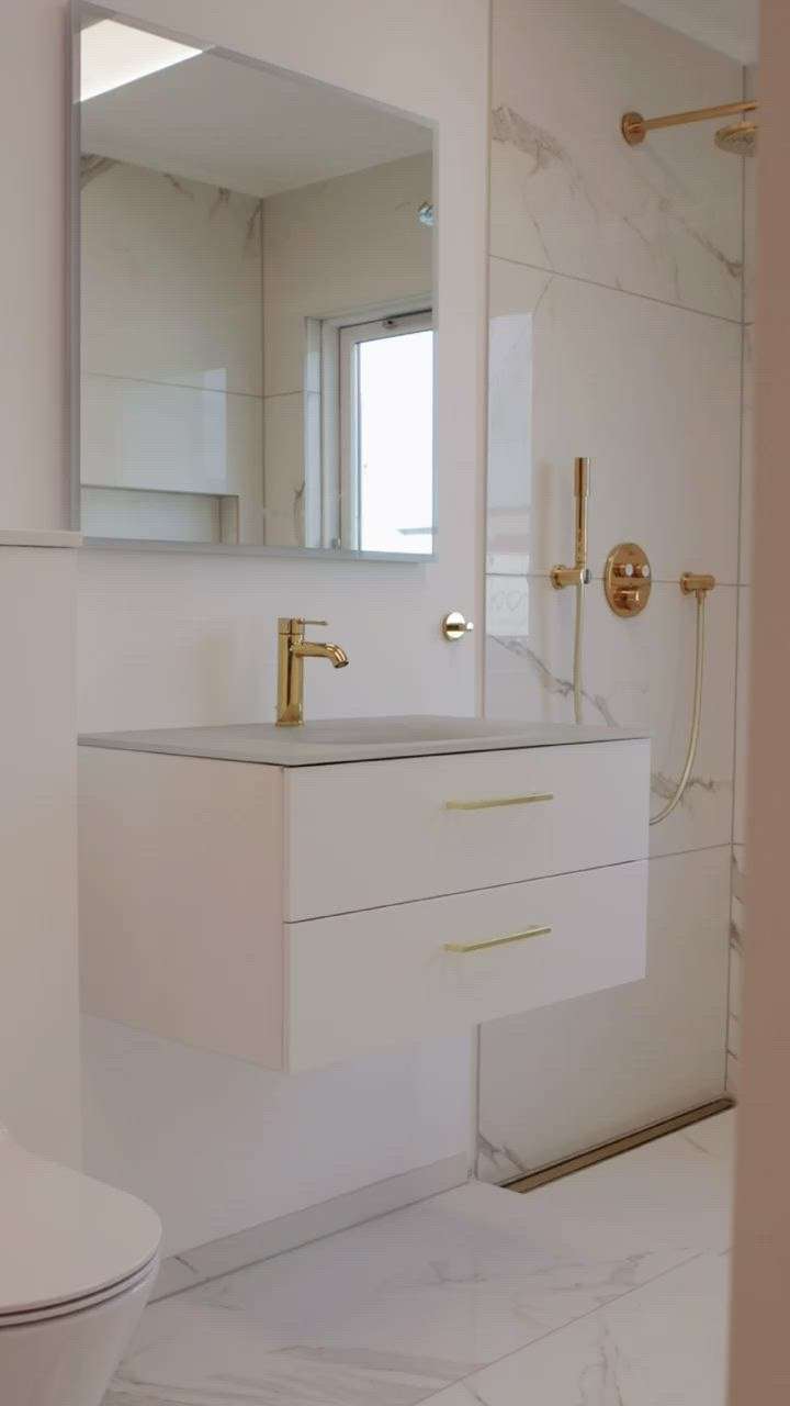 Bathroom Designs by Contractor ErZeeshan Shaikh, Dewas | Kolo