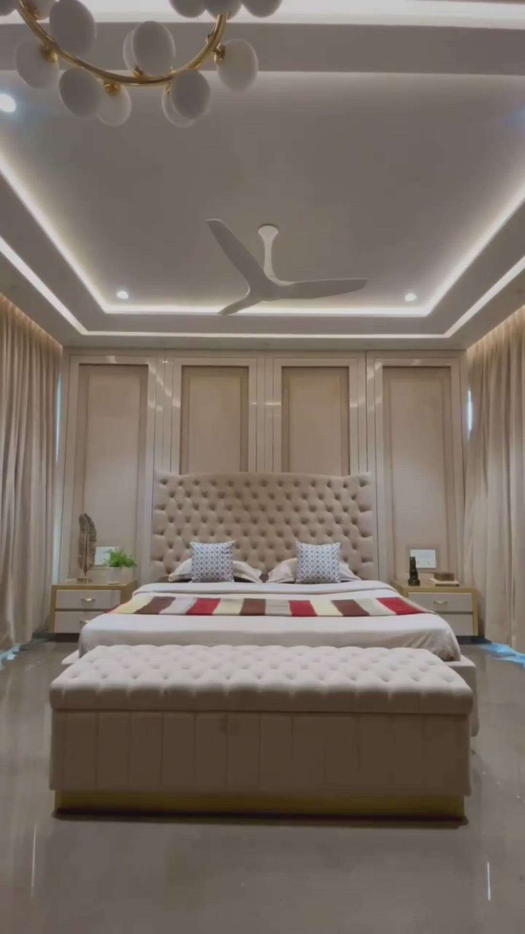 Bedroom Designs by Interior Designer Aryas Interio  Infra Services, Gautam Buddh Nagar | Kolo