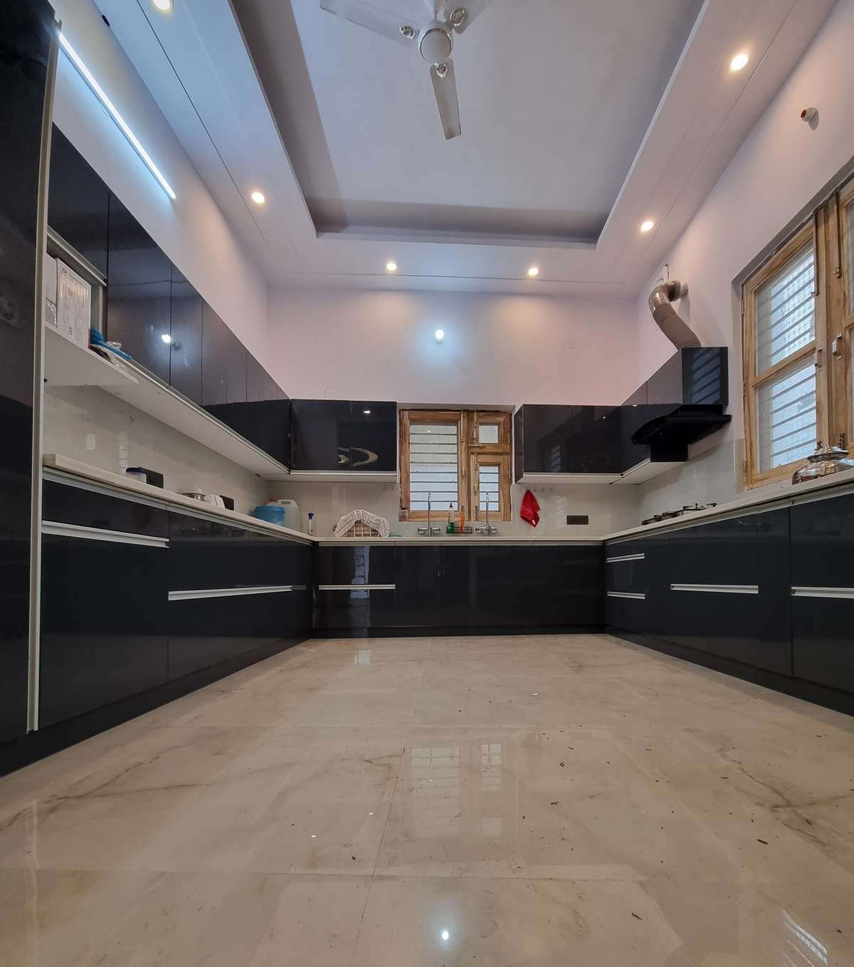 Modular kitchen by Majestic Interiors (9911692170)
#latestkitchendesign
#modular_kitchen
#kitchendesign
#ModularKitchen
#lshapedkitchen
#awesome
#beautiful
#interiordesigner
#latestkitchendesign
#ushapekitchen
#modular_kitchen_in_faridabad
#interiordesignerinfaridabad
#faridabad
#majesticinteriors
#HIGHGLOSSKITCHEN
WWW.MAJESTICINTERIORS.CO.IN
9911692170