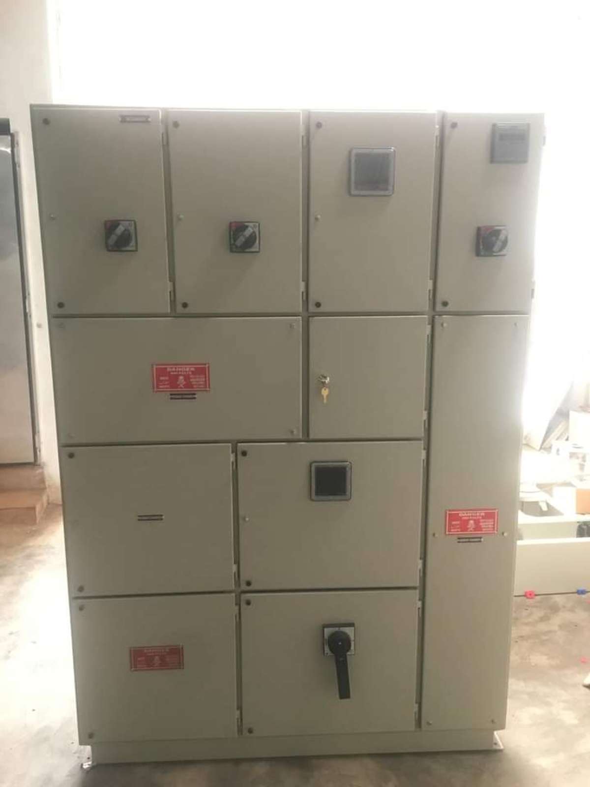3PHASE AND SINGLE PHASE METERING PANELS 

#ELECTRIC #electricalaccessories #Electrical #ElectricalDesigns #electrcialcontractor #electricaldrawing #electricaldesigning #electricalswitches

CONTACT NUMBER 7592012615