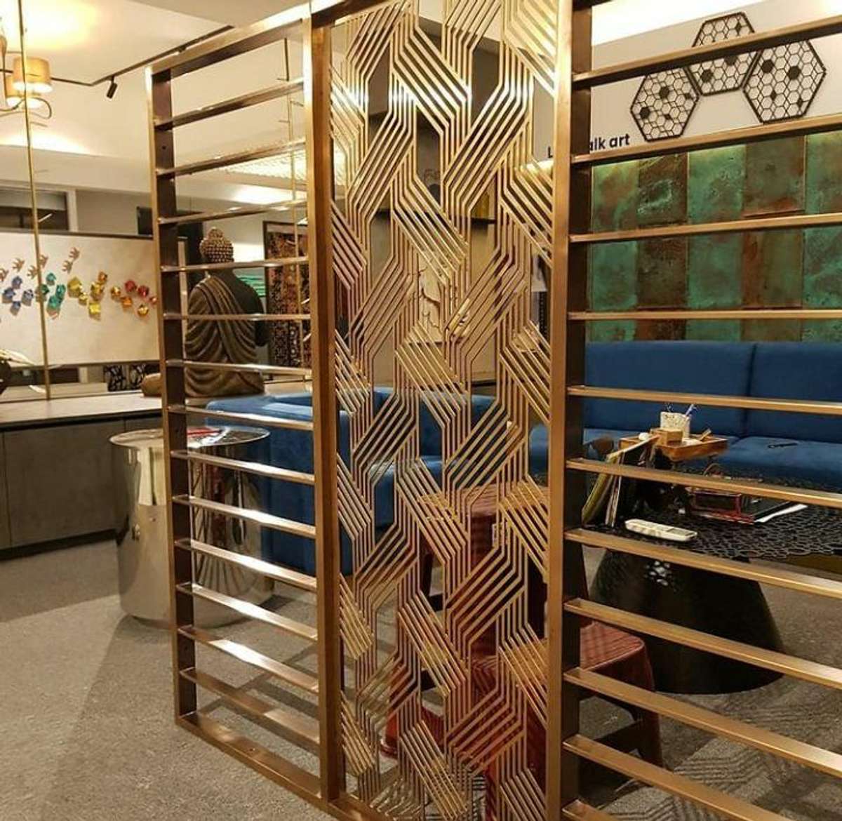 
Laser cut metal art Concept . Decorative partition Screen ,Stainless steel with pvd coating . Ours products most of them customised based on your needs.
