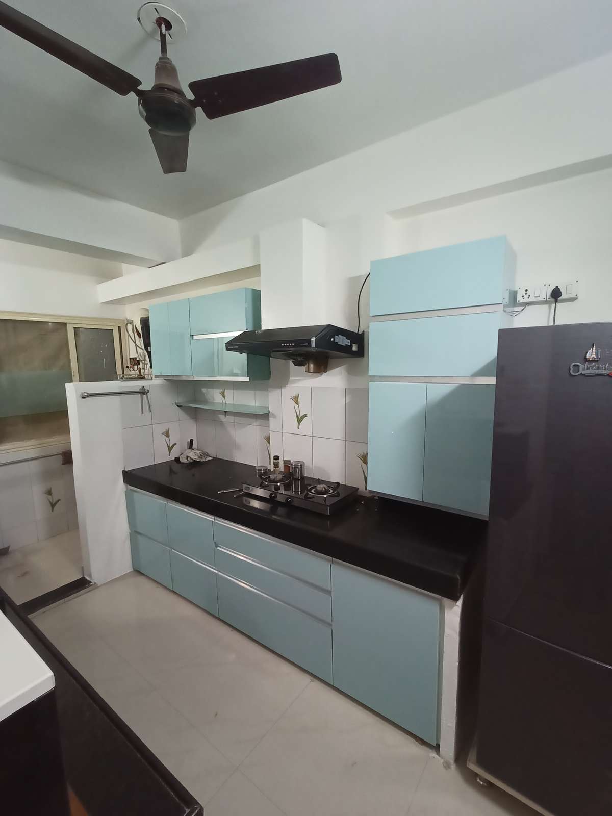 Kitchen, Storage Designs by Carpenter rakesh vishwakarma, Indore Kolo