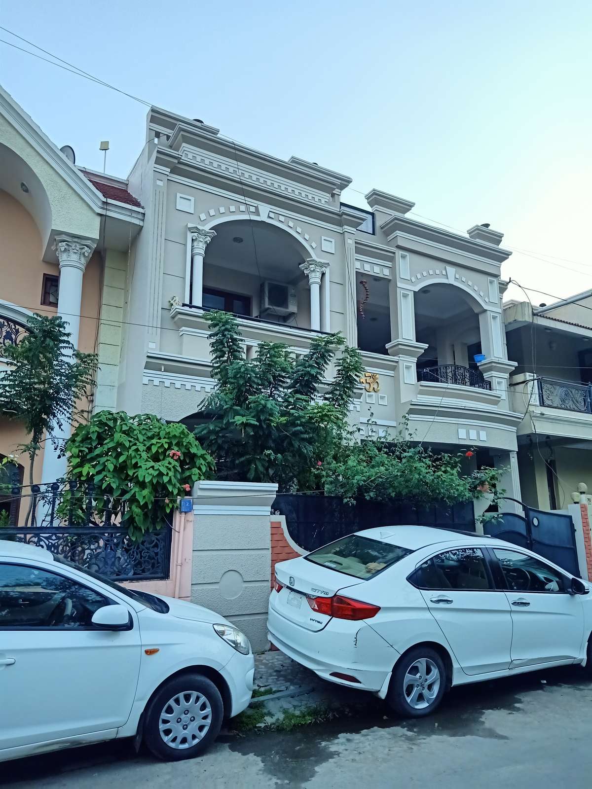 Exterior Designs by Contractor Rakesh Nirmale, Indore Kolo