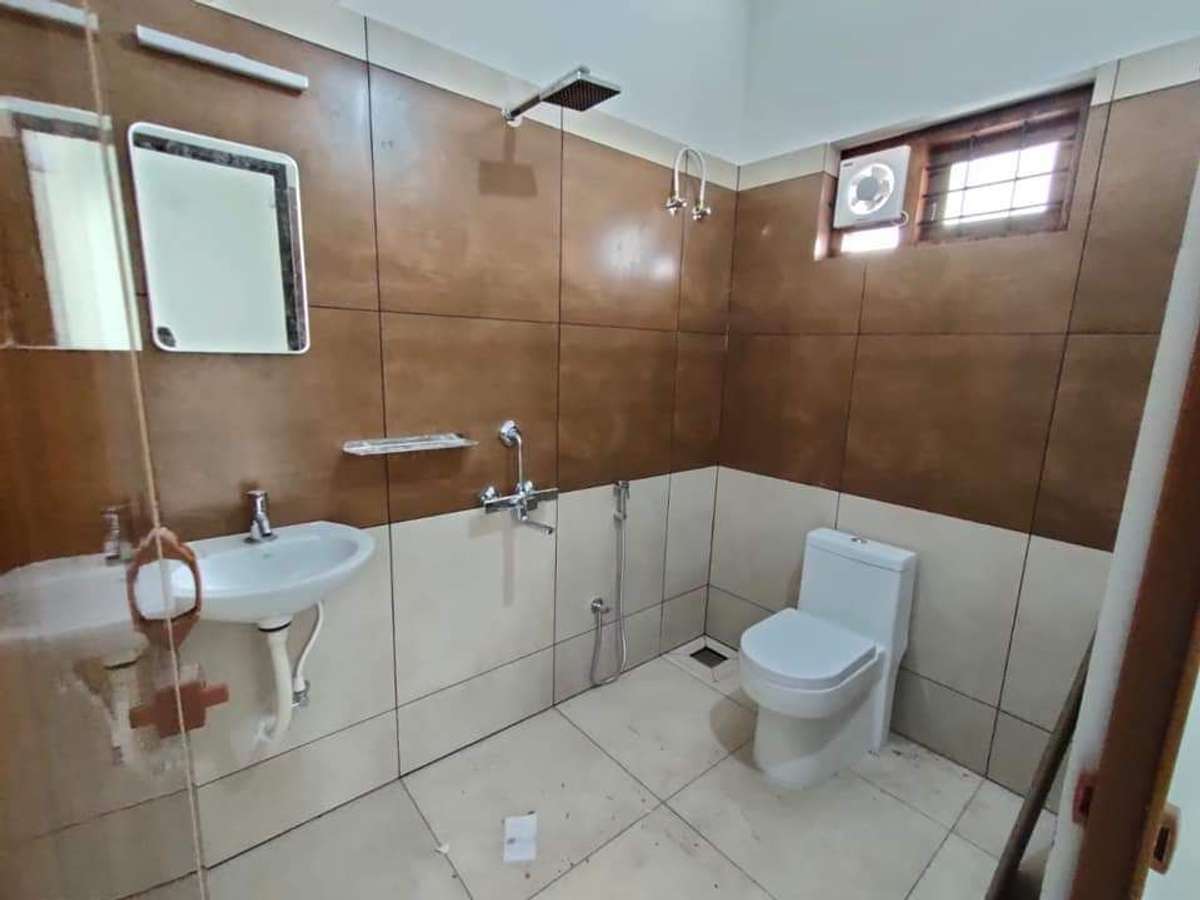 Bathroom Designs by Architect Reji Nald, Kottayam Kolo