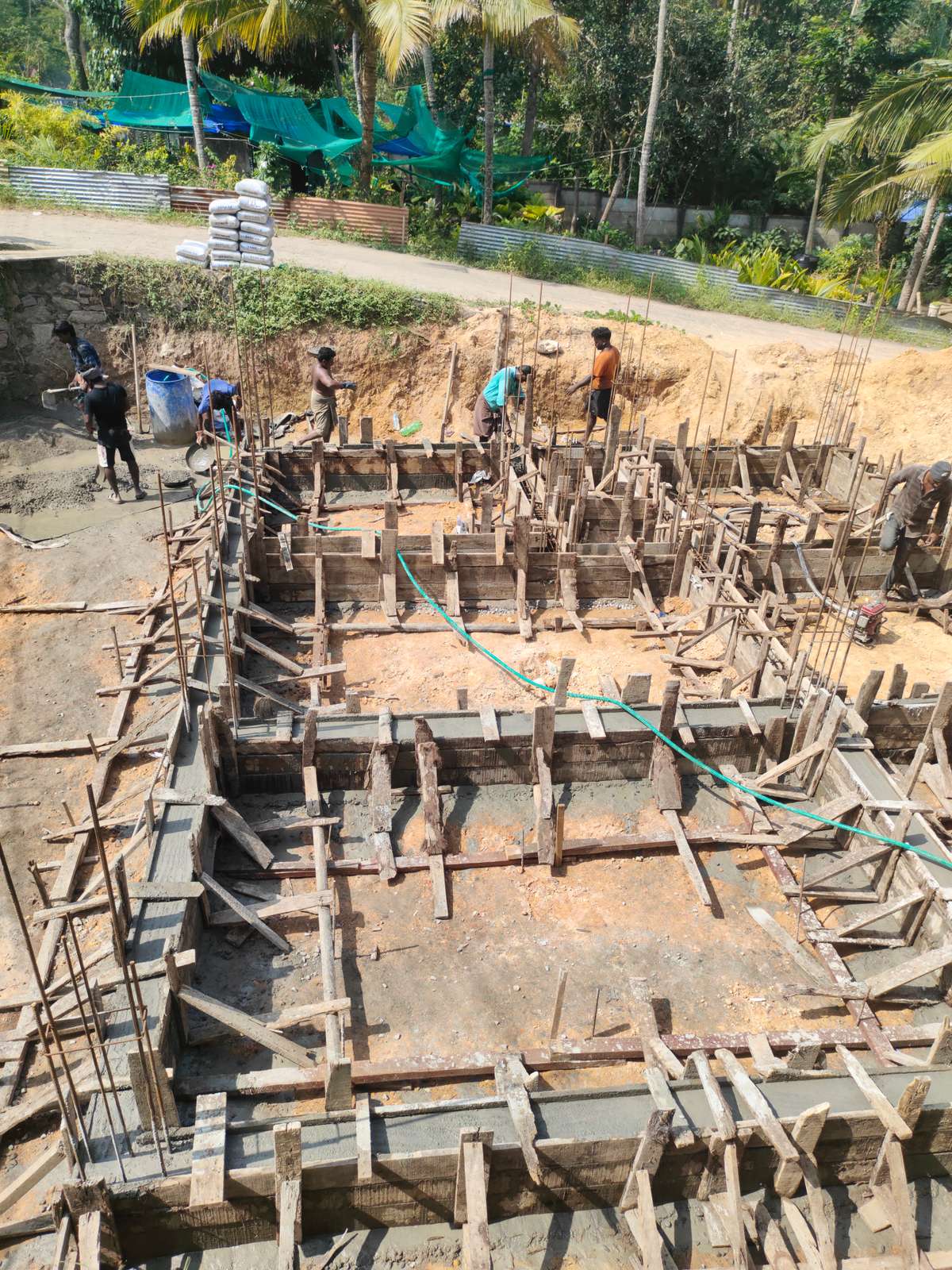 Plinth Beam concrete @ongoing project Mangalapuram
Call For get your free quote 7025569477
www.almanahalbuilders.com