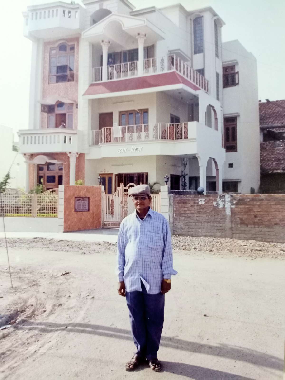 Exterior Designs by Contractor Rakesh Nirmale, Indore Kolo