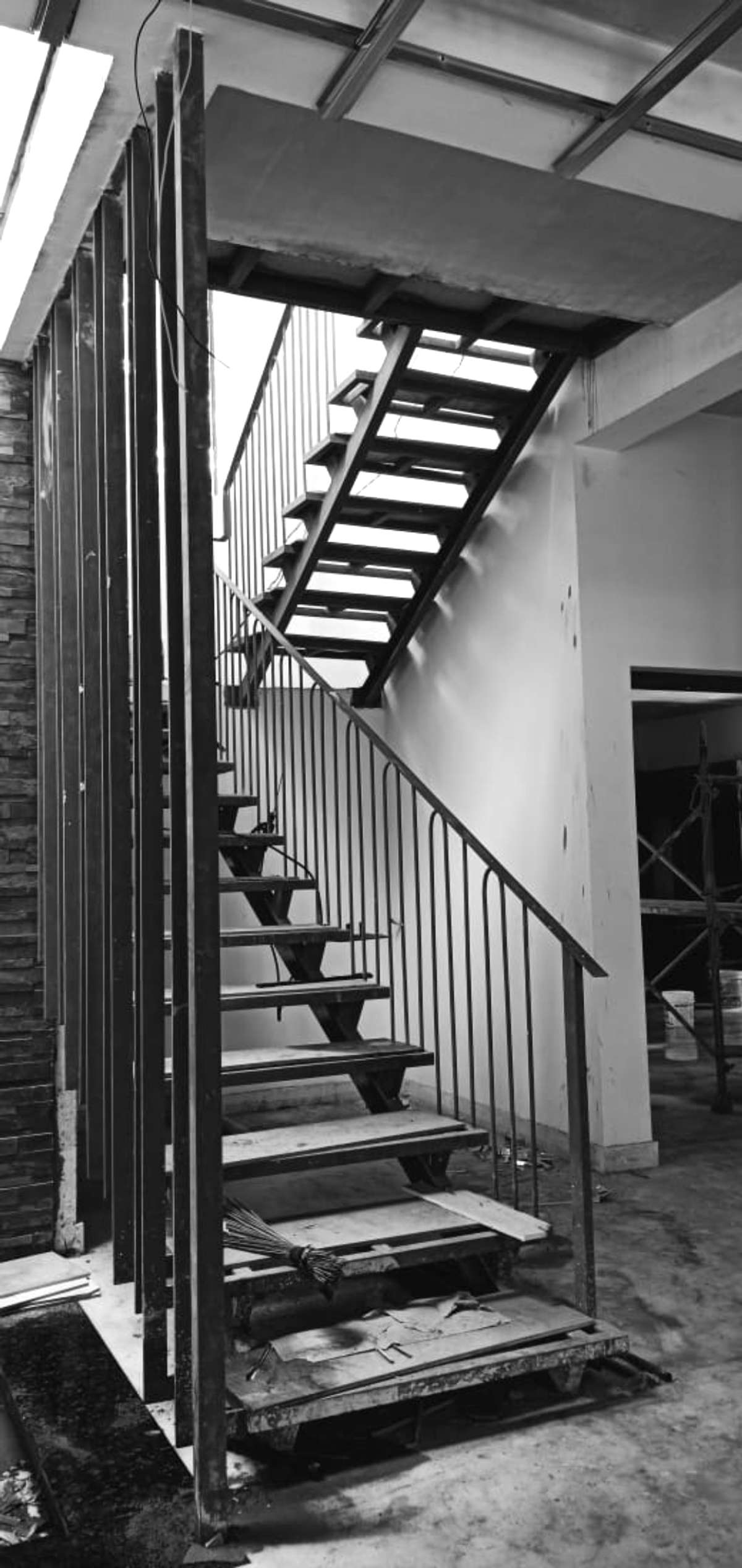 #handrails  #WoodenStaircase  #HouseDesigns  #Weldingwork  #WoodenFlooring  #woodfloor  #welder_house