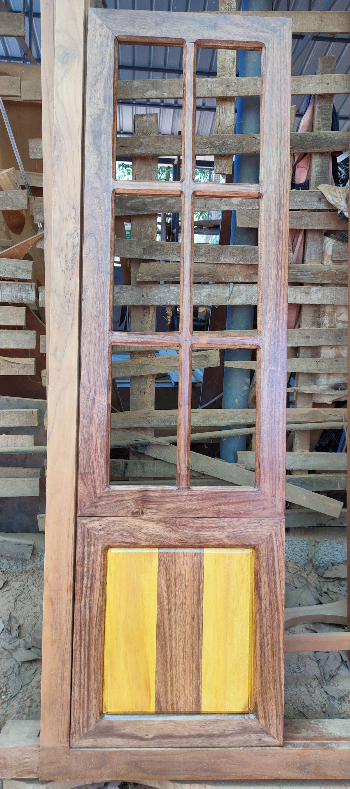 വാകയും പ്ലാവും ചേർന്ന് മനോഹരമായ ഡിസൈൻ.
പോളിഷ് മാറ്റ് ചെയ്തിരിക്കുന്നു.

കൂടുതൽ വിവരങ്ങൾക്ക് :9995950606
M A FURNITURE
KARAPPURAM
NILAMBUR


 #WindowsIdeas  #WoodenWindows  #woodworkzk  #window #windows #nilambur #qualityconstruction  #quality  #qualitywood