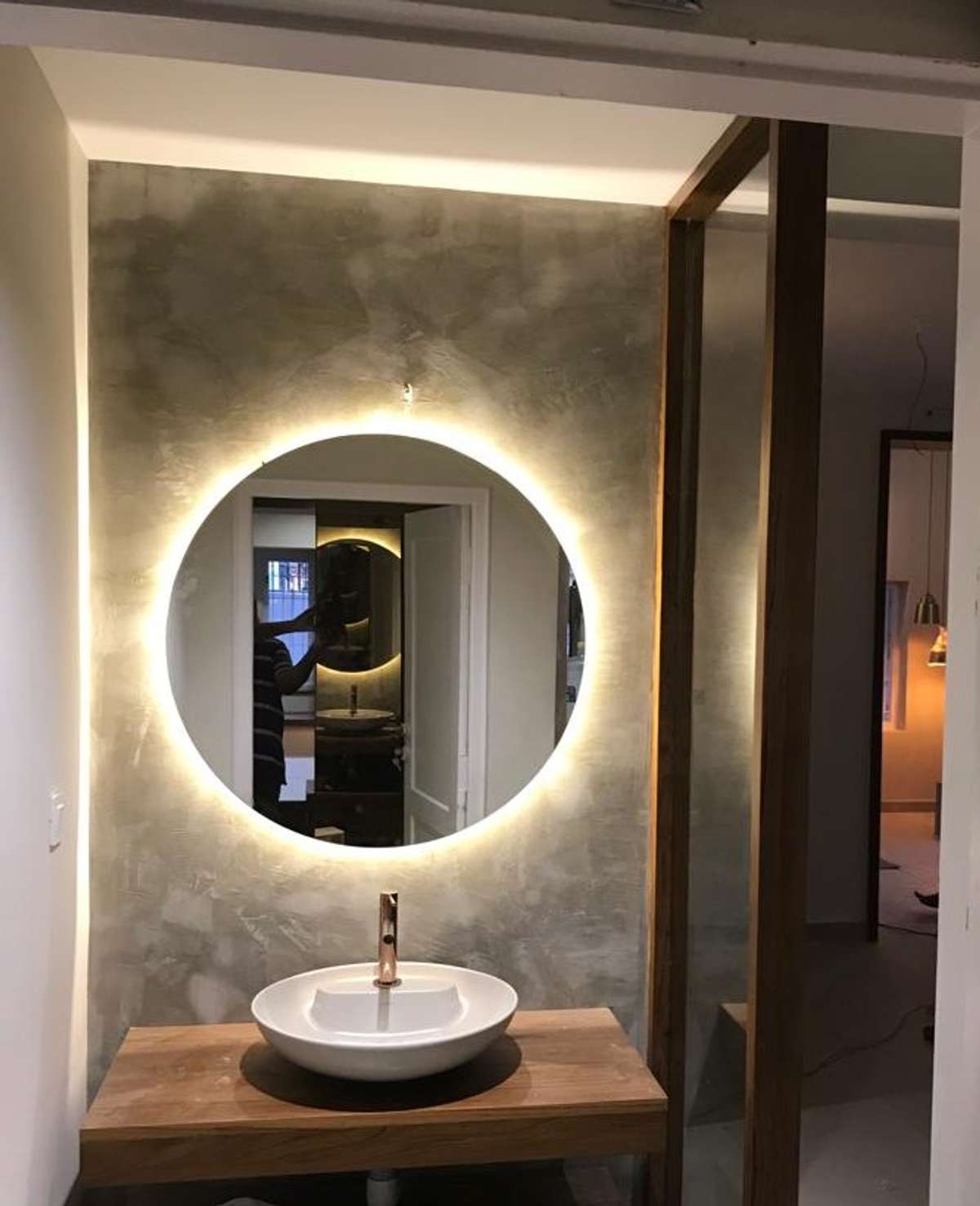 LED Mirror - Fully customised

36X36 inches 5mm Saint Gobain mirror with LED light

Installed @ Dining Hall wash basin counter wall 

 #LED_Sensor_Mirror  #ledmirrors  #decorative  #InteriorDesigner  #mirrorwall  #GlassMirror