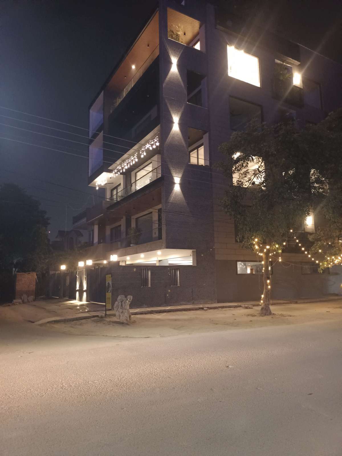 Exterior, Lighting Designs by Contractor Rakesh Bansal, Gurugram Kolo