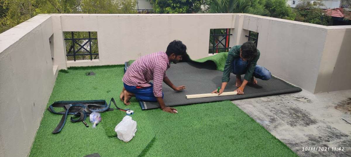 #artificialgardenonroof #artificialgrassinstallation #artificialgrassindia #artificialgrass 
joys garden mannuthy
40 mm grass 65 rs