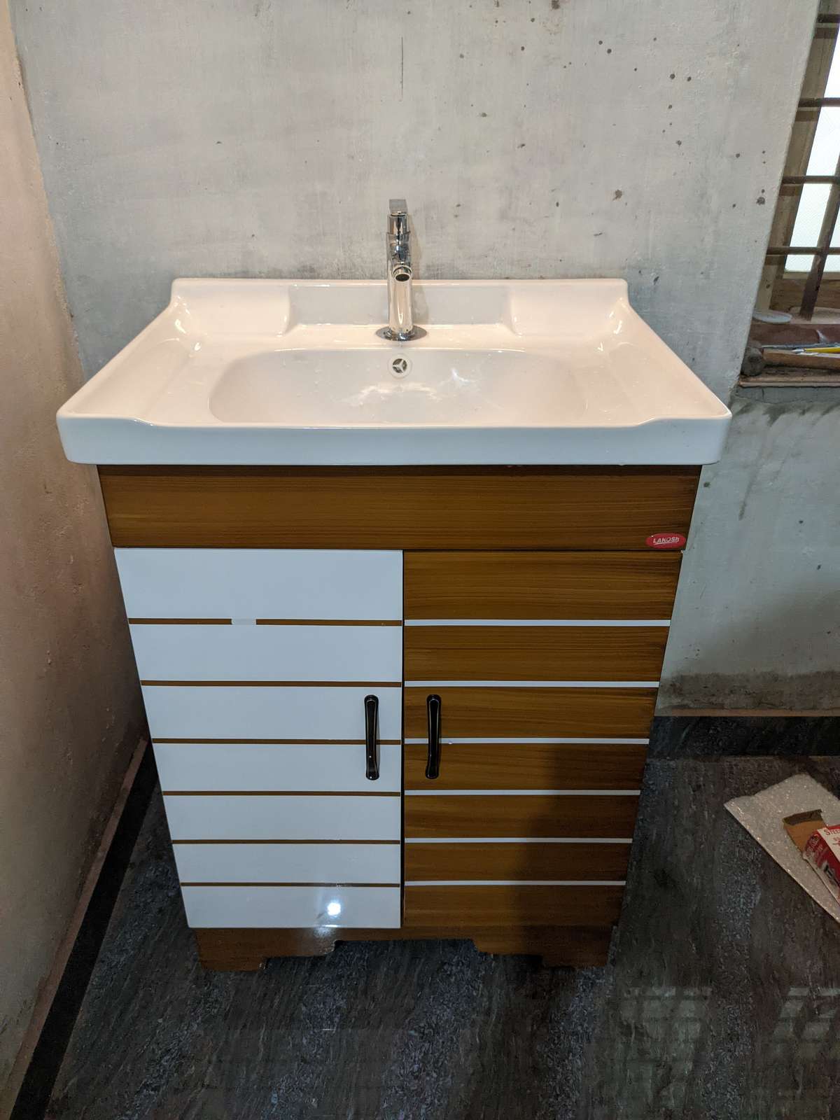 New , Box Type Wash Basin Fitting
#basin  #washbasinDesig  #washbasin
