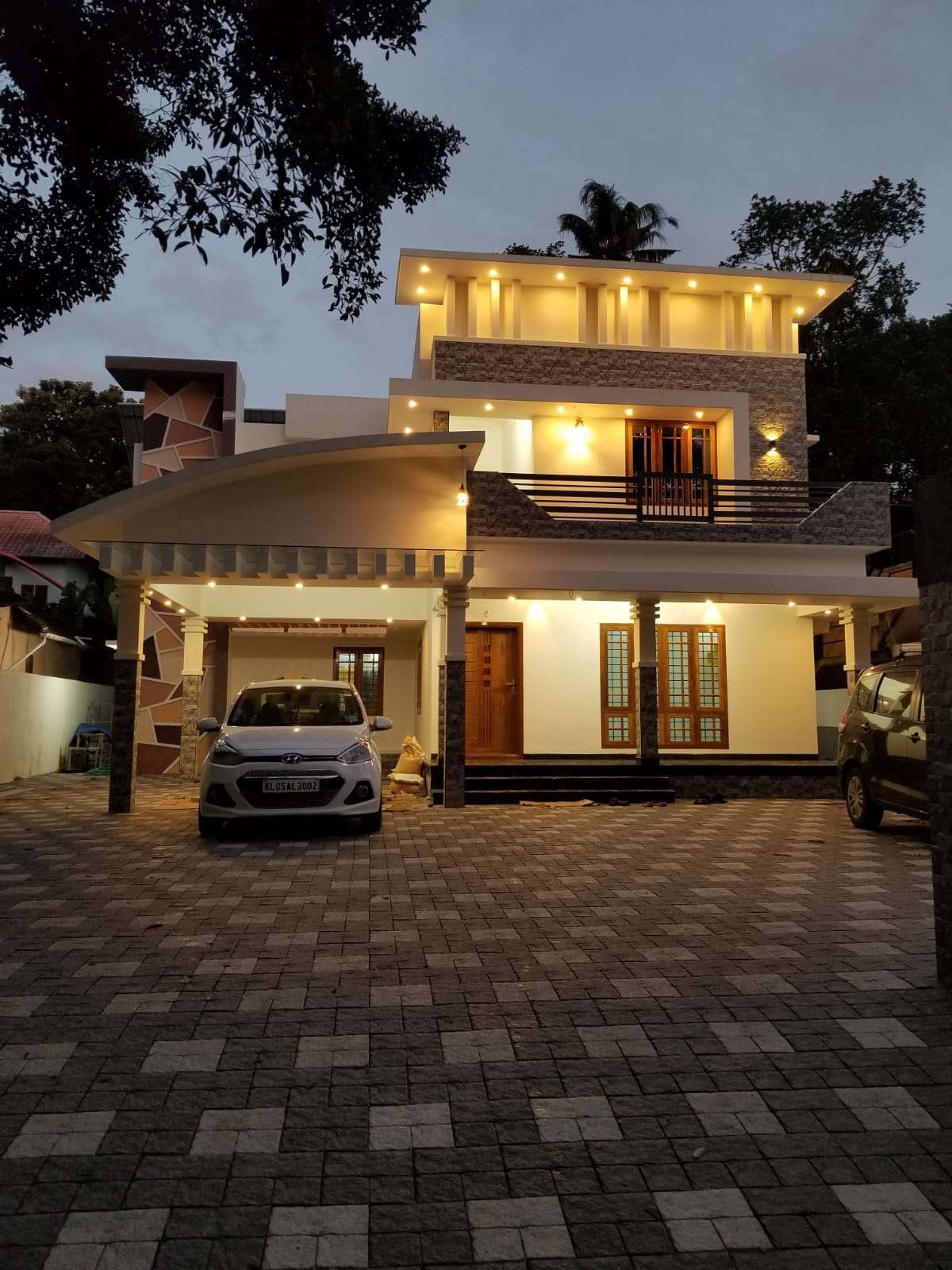 Newly constructed 4 BHK (2850 sq.ft) luxury home for sale at Changanasherry. 
Contact 8848493908 for more details.
.
.
#home #luxuryrealestate #InteriorDesigner #Designs 
#forsale #saleofproperty 
#Kottayam #builders
#changanacherry