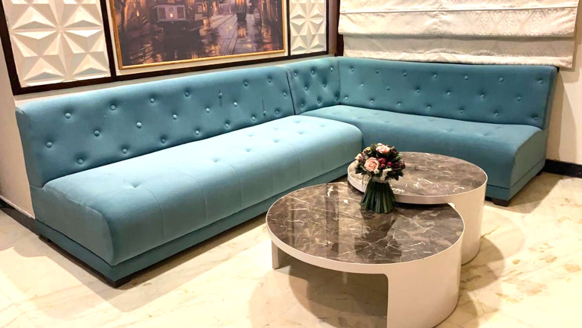 #LivingroomDesigns #blue #roundtable #Centretable #InteriorDesigner