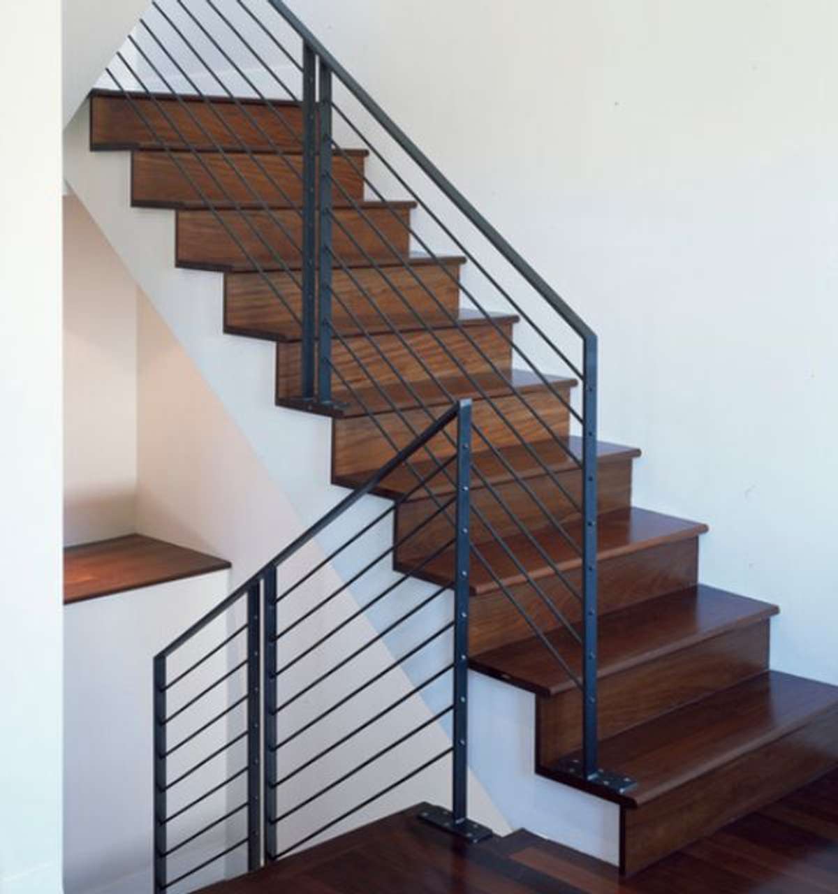 #ironhandrails❤
  #iron structure #ElevationHome #StaircaseDecors  #StainlessSteelBalconyRailing #StaircaseHandRail #bestinteriordesign #best_architect #HomeDecor