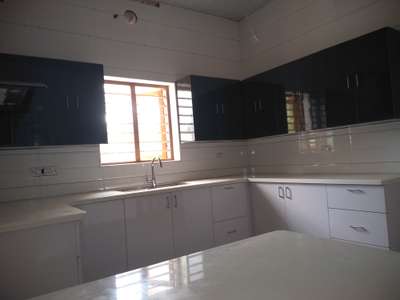 Kitchen, Storage Designs by Carpenter Sanjeet Carpenter hindi, Thrissur | Kolo
