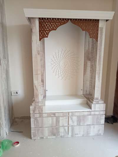 Prayer Room Designs by Carpenter Sonu Kumar, Gautam Buddh Nagar | Kolo