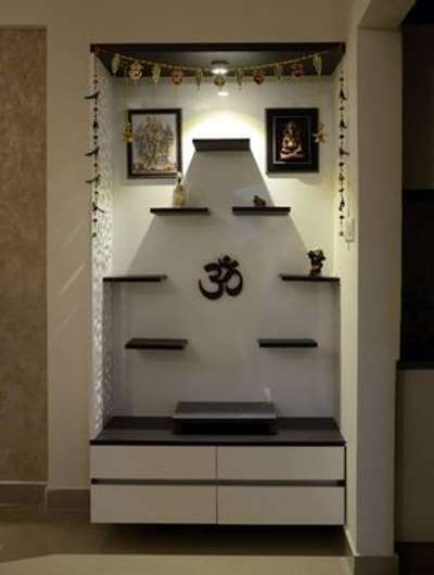 Lighting, Prayer Room, Storage Designs by Carpenter 🙏 फॉलो करो दिल्ली कारपेंटर को , Delhi | Kolo