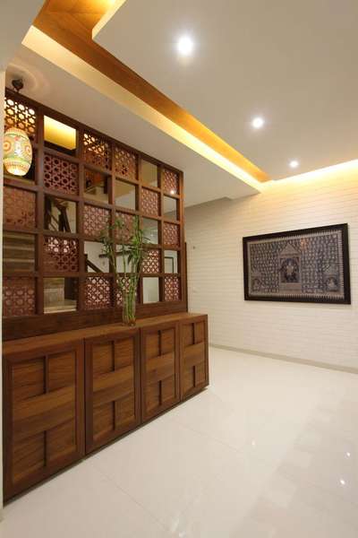 Ceiling, Flooring, Lighting, Storage Designs by Carpenter Jafruddin Saifi, Gautam Buddh Nagar | Kolo