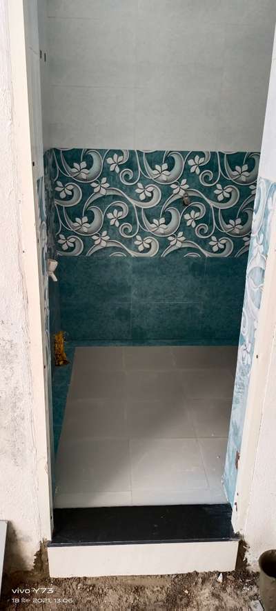 Bathroom, Flooring, Wall Designs by Flooring Ameen Patel, Dewas | Kolo