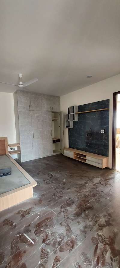 Bedroom, Furniture, Flooring, Storage Designs by Contractor Nazar Mohd, Gautam Buddh Nagar | Kolo