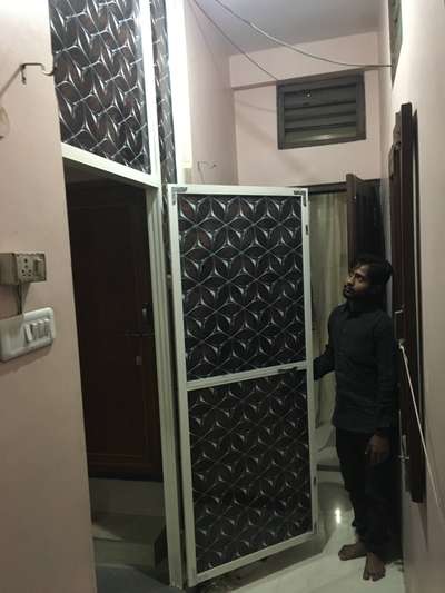 Door Designs by Glazier Hussain Bohari, Indore | Kolo