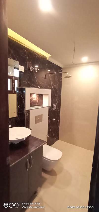 Bathroom, Lighting, Wall Designs by Civil Engineer SANJAY KUMAR VEDWALL, Gurugram | Kolo