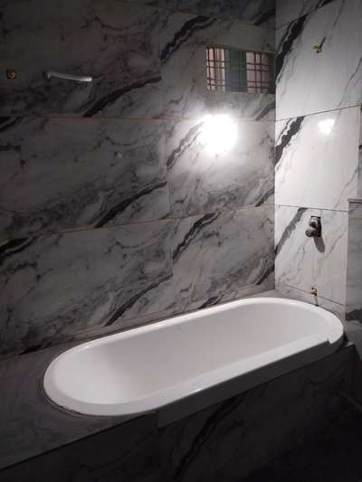 Bathroom Designs by Flooring Abrar Patel, Dewas | Kolo