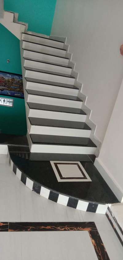 Staircase, Flooring Designs by Contractor Tile mistri, Ghaziabad | Kolo