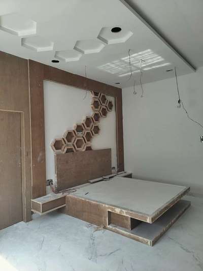 Ceiling, Furniture, Storage, Bedroom Designs by Carpenter    प्रवेश  फर्नीचर  वाला , Dewas | Kolo
