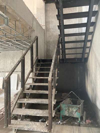 Staircase Designs by Flooring Virender MARWAL CONTRACTER, Delhi | Kolo