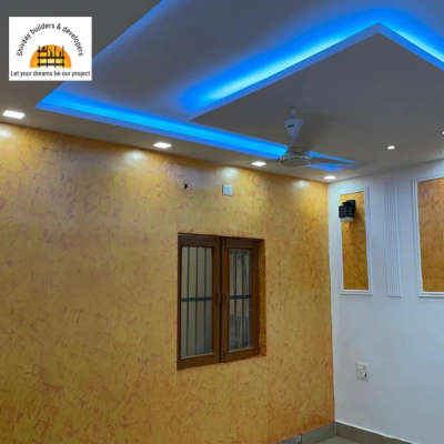 Ceiling, Lighting, Wall Designs by Contractor SHIVAAY BUILDERS   DEVELOPERS, Ghaziabad | Kolo