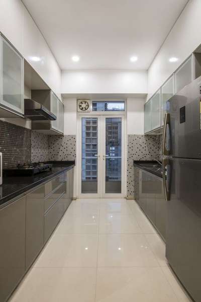 Kitchen, Storage Designs by Contractor The Decorators , Delhi | Kolo
