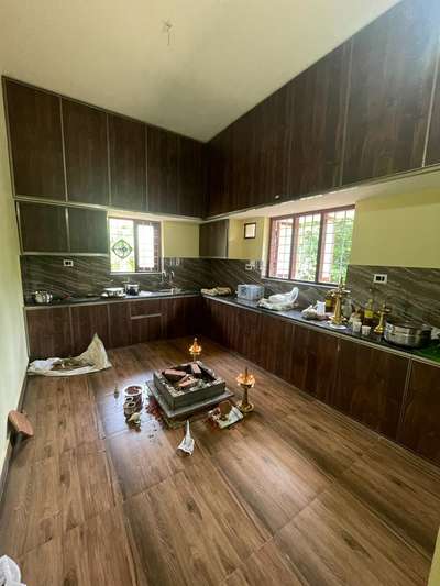 Flooring, Kitchen, Storage Designs by Contractor Global Housing, Thrissur | Kolo