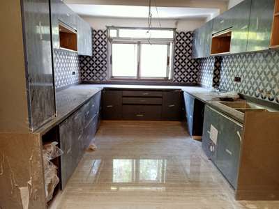 Kitchen, Storage Designs by Interior Designer dreamz creatorz, Gautam Buddh Nagar | Kolo
