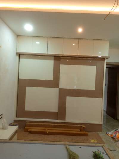 Furniture, Bedroom, Storage Designs by Contractor Samrat Kalu, Dhar | Kolo