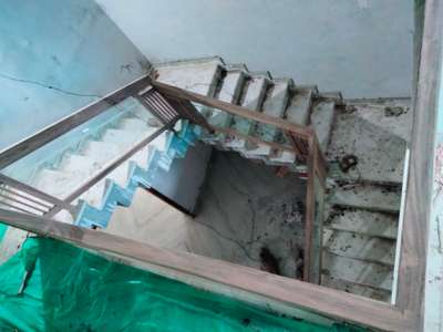 Staircase Designs by Carpenter sajeev Oppo, Kozhikode | Kolo