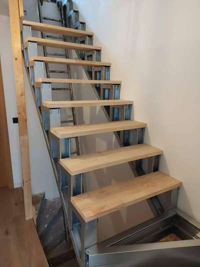 Staircase Designs by Contractor Shahwaiz Khan, Ghaziabad | Kolo