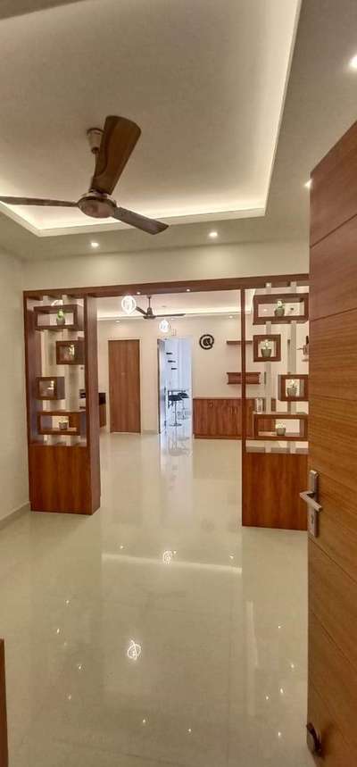 Ceiling, Flooring, Lighting, Storage Designs by Contractor Biju kk Biju kk, Kottayam | Kolo