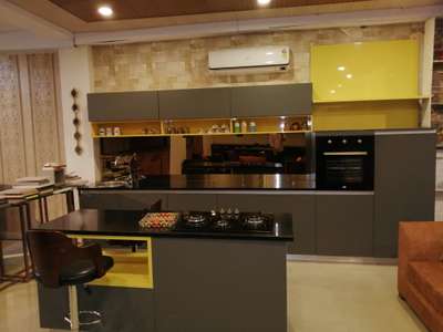 Kitchen, Storage Designs by Contractor Fantasy Layout , Delhi | Kolo