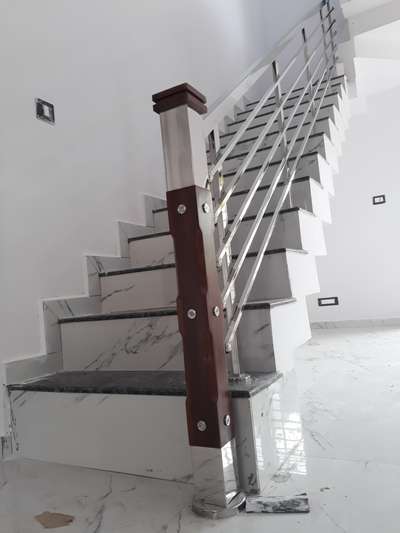 Staircase Designs by Contractor prasad  k, Palakkad | Kolo