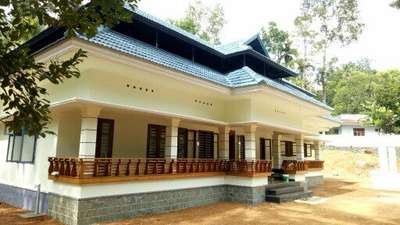 Exterior Designs by Carpenter Manu Ramachandran, Kottayam | Kolo