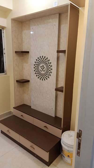 Prayer Room Designs by Interior Designer dreamz creatorz, Gautam Buddh Nagar | Kolo