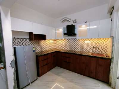 Kitchen, Lighting, Storage Designs by Carpenter Basharat Rao, Noida | Kolo