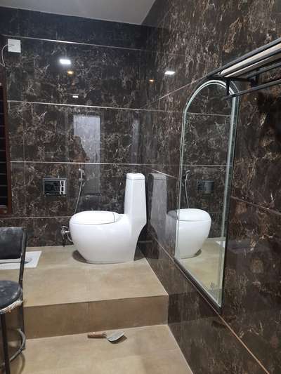 Bathroom Designs by Contractor nazeer Muhammad, Udaipur | Kolo