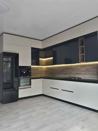 Kitchen, Storage Designs by Carpenter Basharat Rao, Noida | Kolo