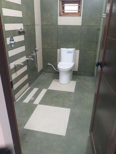 Bathroom Designs by Flooring sunil kalloor, Wayanad | Kolo