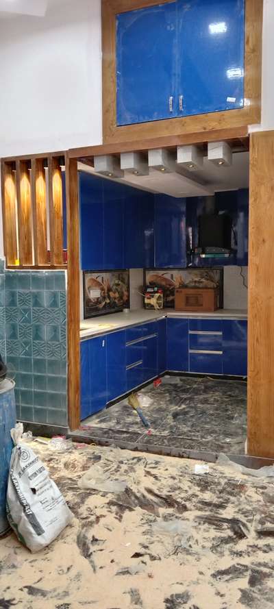 Kitchen, Storage Designs by Carpenter Vasim Saifi, Ghaziabad | Kolo