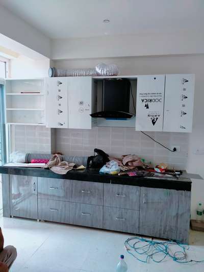 Kitchen, Storage Designs by Contractor Mohd Aashiq, Delhi | Kolo